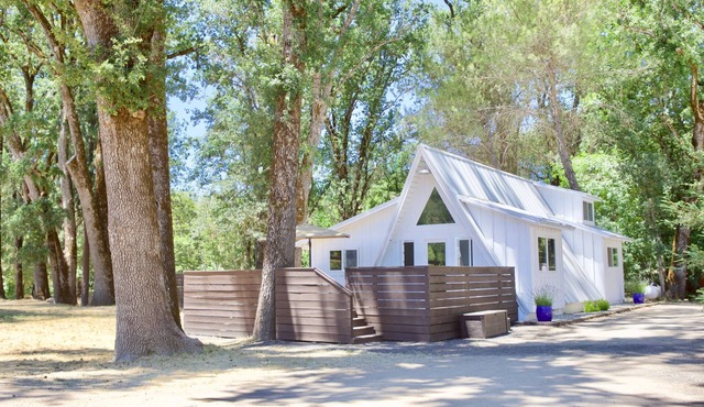 Alder Lodge - Peaceful Valley Retreat