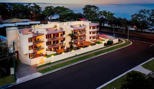 Alexander Beachfront Apartments