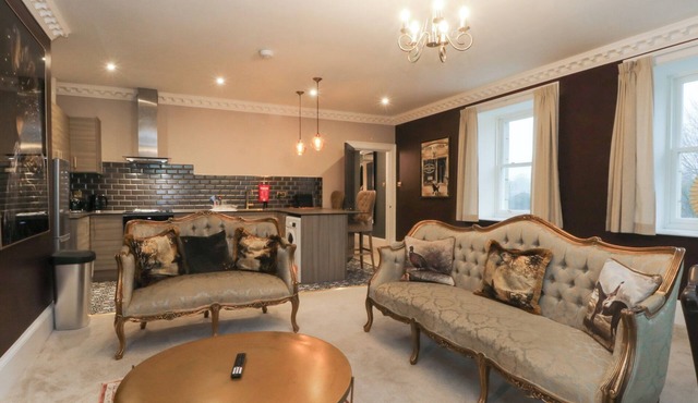 ALEXANDER, pet friendly, with a garden in Garstang