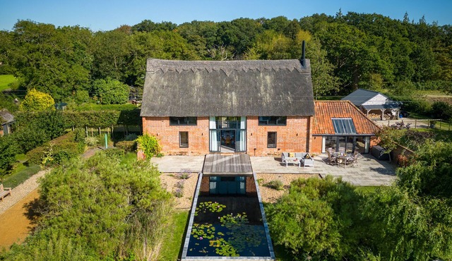 Alexandra Barn - Five Bedroom House, Sleeps 10