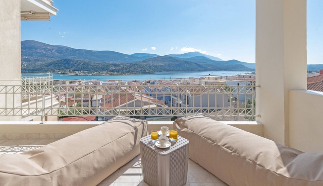 Alexandra's cozy sea view apartment