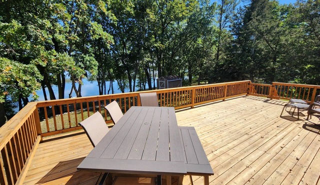 Alexandria Adventures | 4 Bedroom Lake Irene