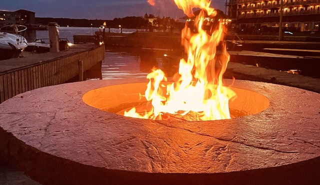 Alexandria Bay, 1000 Islands Waterfront Cottage For Rent directly on the water,