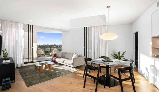 Alexandria - RAL39 - Ralph Street - Stylish 3-Bedroom Apartment in Alexandria