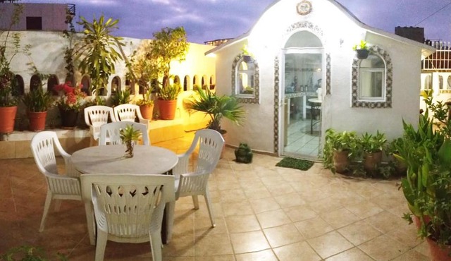 Alexandross Hostel