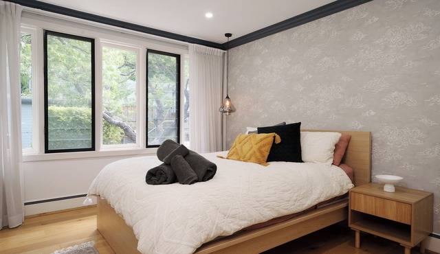 Alf and Lisa's Luxury Glebe House - 2BR, 2BA With Free Lockup Parking