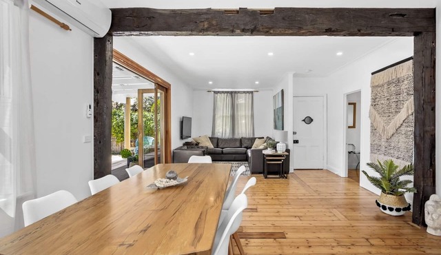 Alfred's on Hitchcock Large Family Home central Location in heart of town &Wifi