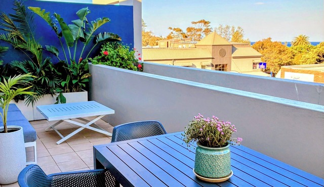 Alfresco dine on huge terrace-walk to cafes/shops
