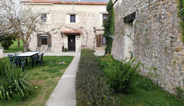 Algarabiastaying 2 granja San Julián