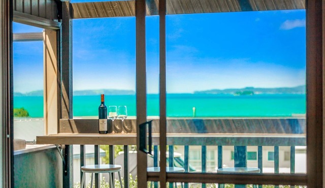 Algies Bay - Relax By The Sea