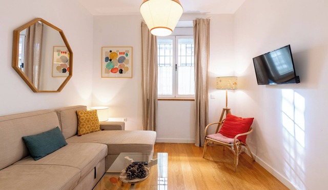 Alhóndiga Bajo. 1-bedroom in the centre