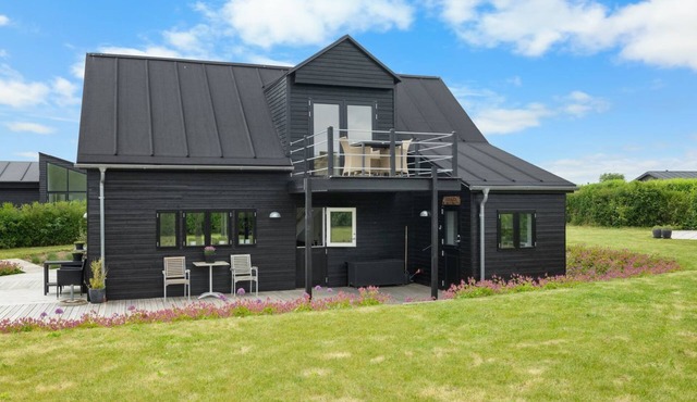 "Aliana" - 300m from the sea by Interhome