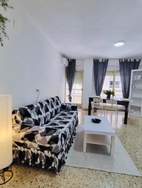 Alicante Family Home Stay PARKING