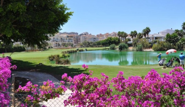 Alicante Golf Hole 18 pool, air conditioning garage, wifi .. Holidays Leo Real Estate