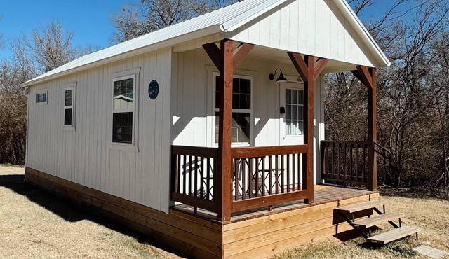 Alice - Fully Furnished 4 Person Cottage for short or mid-term stays