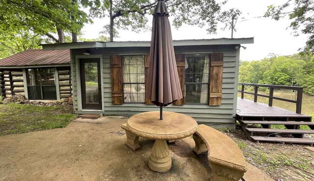 Alice Moseley's Plum Point Retreat @ Enid Lake