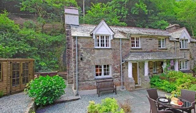 Alice's Cottage, Stands In The Beautiful Kilminorth Woods At Watergate