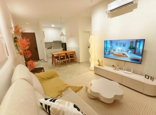 Aliff Height Tampoi 2BR Warm Japanese Pool View 5pax I PetFriendly I Netflix 2Carpark