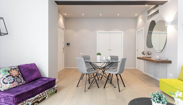 Aliprandi 29 - Two Bedroom Apartment, Sleeps 5