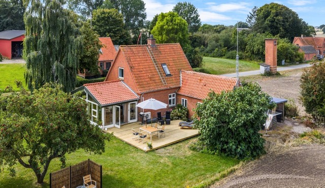 "Alisa" - 2.5km from the sea by Interhome