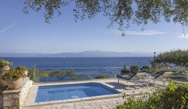 Alkioni - Three Bedroom Villa, Sleeps 6