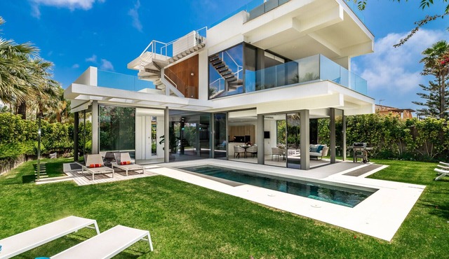 All About Villa Gladiolo