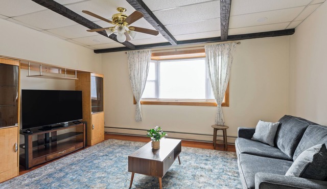 All-American classic/18 min to Manhattan