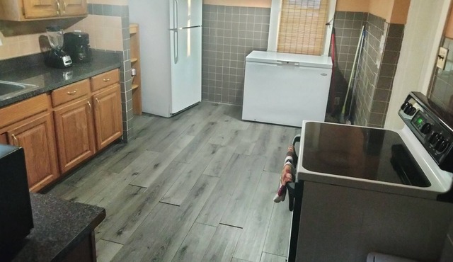 All Brick Cottage- Quiet, Comfortable Close to UD , Downtown & WPAFB