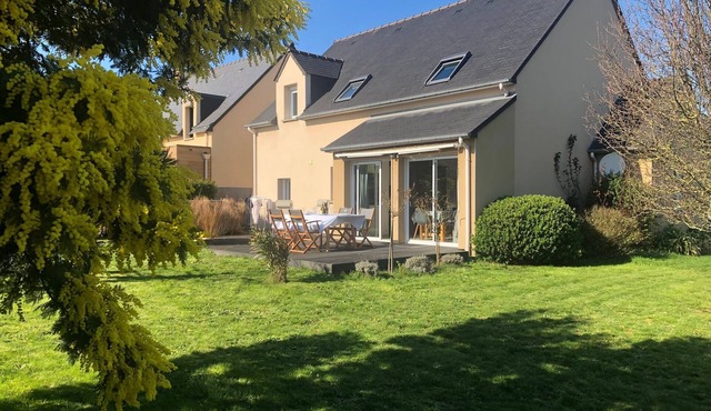 ALL COMFORT family home, terrace and garden 2 km from Anse du Guesclin
