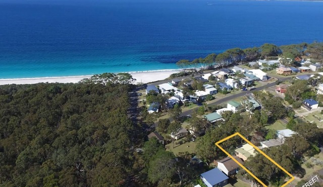 All Decked Out by Jervis Bay Breaks