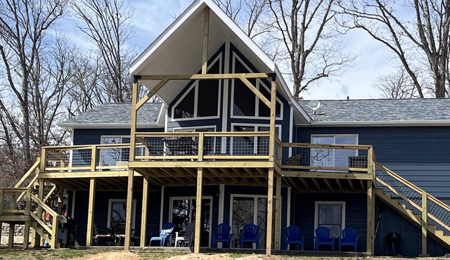 All-Decked-Out Lakefront Cabin with gentle walk to water