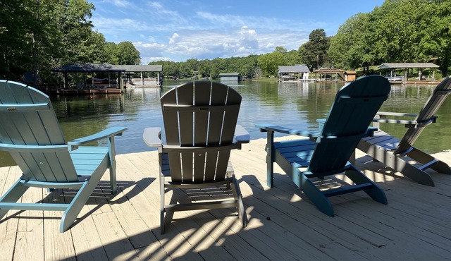 All Docked Out - Charming Waterfront Home, Spacious Dock