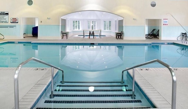 All-in-One Family Fun: Pools, Mini Golf, Volleyball & Basketball Courts l 2-Unit