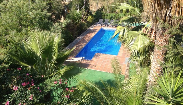 All - in! Villa with view, pool, quiet and private.