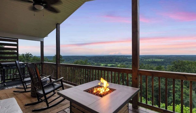 All-Inclusive 4BR Mountain Views Hot Tub