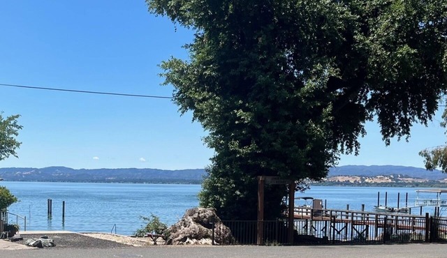 ALL INCLUSIVE AMENITIES:Kayak,SUP,Pedal Boat,PingPong,Pickleball,Movie Nt &MORE!