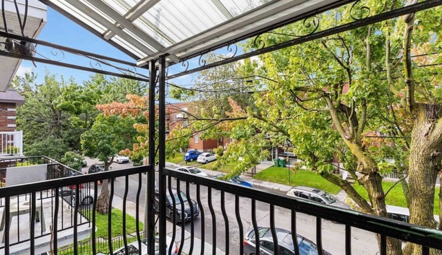 All-Inclusive Furnished Charming 1 BR Rosemont Apartment