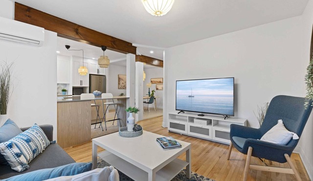 All-Inclusive Furnished Large 2BR Apartment in Rosemont