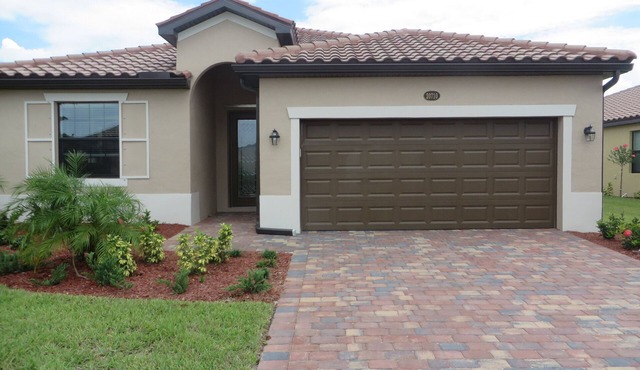 ALL INCLUSIVE FURNISHED 3 BEDROOM 2 BATH HOME VENICE FLORIDA