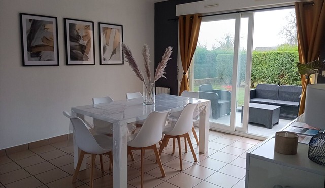 All-inclusive lodge with garden and ping-pong, near A20