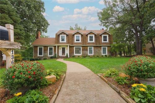 All-King Beds, Chefs Kitchen, Quiet Outdoor Oasis