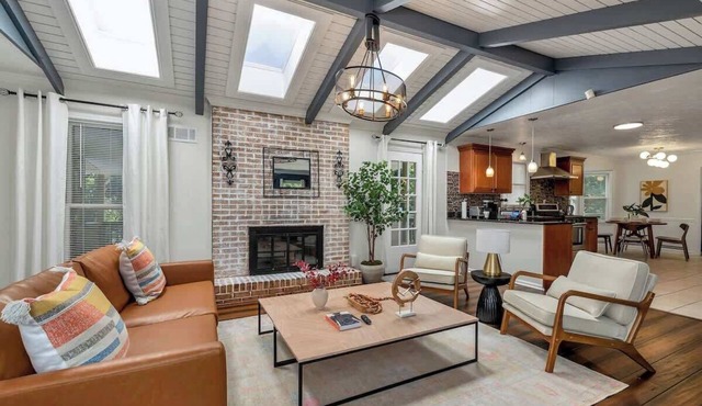 ALL Kings!/Gameroom/Huge Deck/Family Friendly