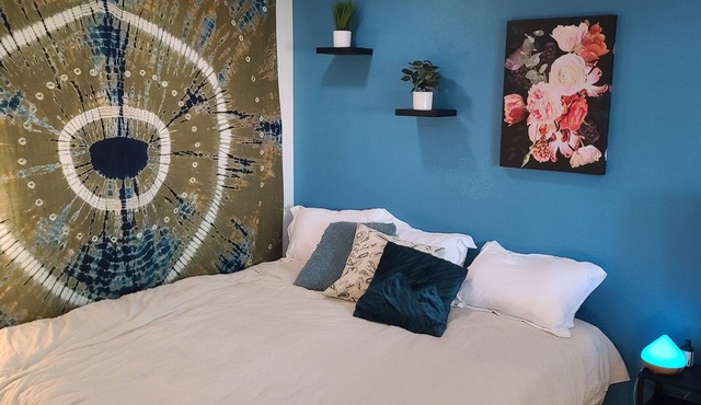 All New Beds, Roku, Private Yard, Pet Friendly