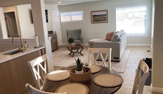 All New, Cozy 2-bedroom cottage in Vernal, UT with AC and all amenities.