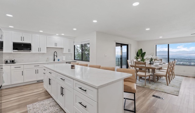 All-new Luxe Stay Views, Sauna & Hot Tub 7 Bedroom Villa