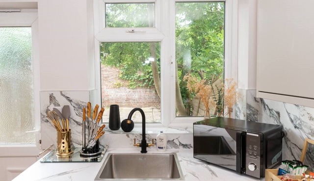 All new stylish Kingston abode great for Wimbledon| Pass the Keys