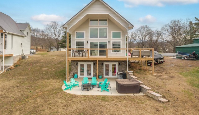 All New! Waterfront! The Annason at Cherokee Lake! Firepit, & Private Dock!