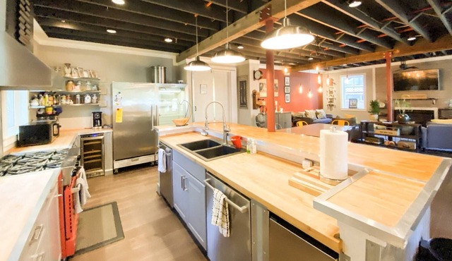All newly renovated Eastport Retreat - private back patio with parking
