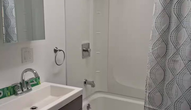 All One Level Studio-Oak Grove