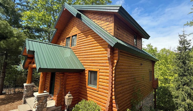 All Season Adventure - Hot Tub - Luxe Cabin on Boyne Mountain